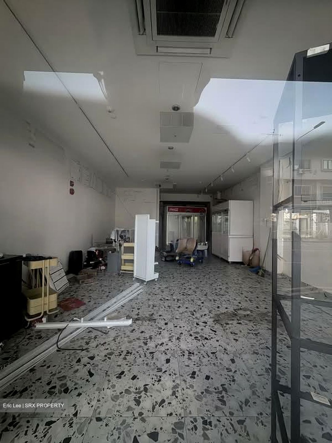 Sims Avenue (D14), Retail #559404621